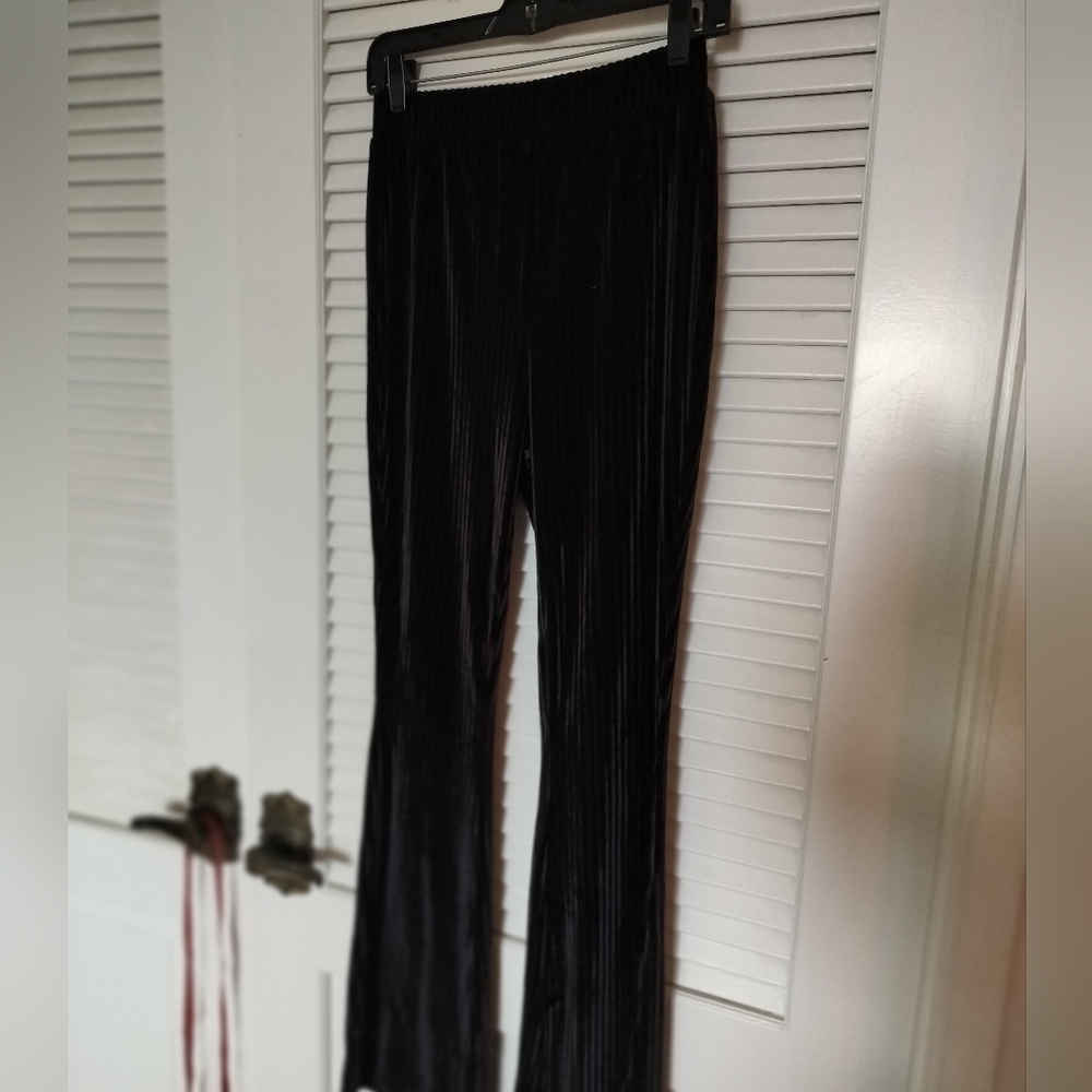 Women's Flare Black Velvety Ribbed Leggings Size Medium Tall Girl Friendly